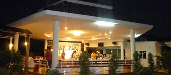 Tanaosri & Creekside Resort