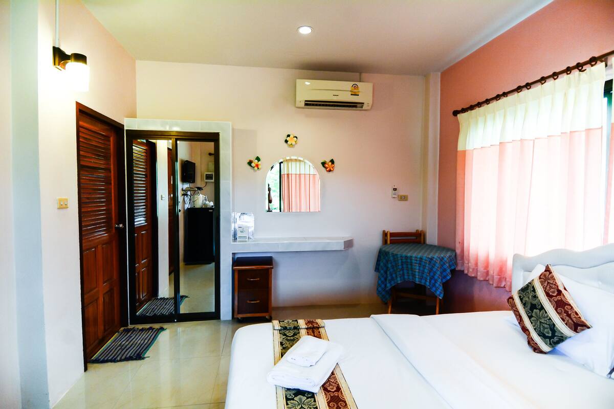 Standard Room with Mountain View  | Rollaway beds (surcharge), WiFi (free)
