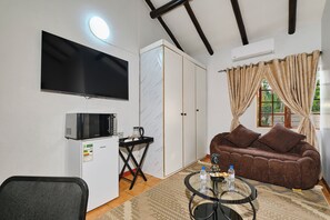 標準客房 (Love Room) | 浴室 | 免費盥洗用品、吹風機、毛巾