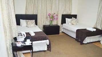 Standard Twin Room (Harmony Room) | Desk, iron/ironing board, free WiFi, bed sheets