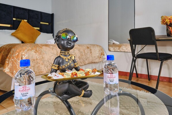 標準客房 (Love Room) | 浴室 | 免費盥洗用品、吹風機、毛巾