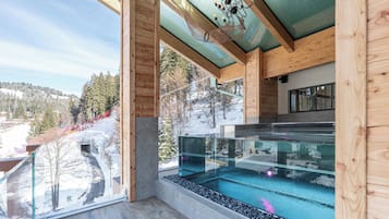 Innenpool, Liegestühle