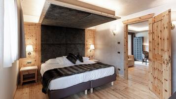 Superior Suite (New) | Minibar, in-room safe, desk, blackout curtains