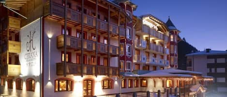 Front of property - evening/night