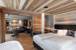 Minibar, in-room safe, desk, blackout curtains - Cerana Relax Hotel (Tre Ville)