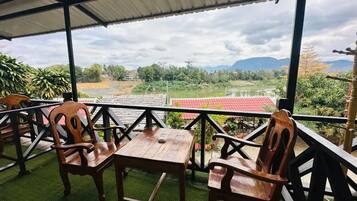 Habitación estándar doble, vistas al río | Terraza o patio