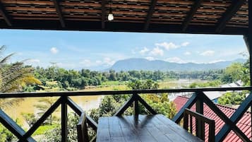 Deluxe Room, River View | Free WiFi