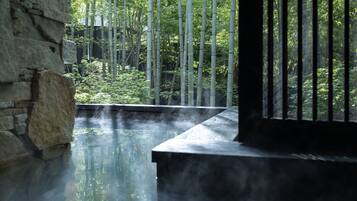 Superior Room | Bathroom | Separate bathtub and shower, deep-soaking bathtub, designer toiletries