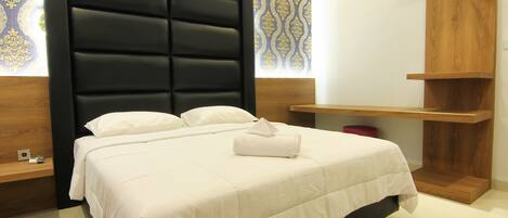 1 bedroom, desk, blackout curtains, free WiFi