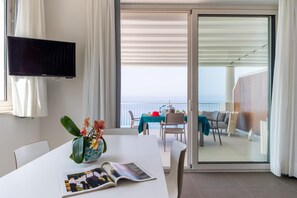 家庭别墅, 3 间卧室, 私人游泳池, 海洋景观 | 客厅 | 平板电视