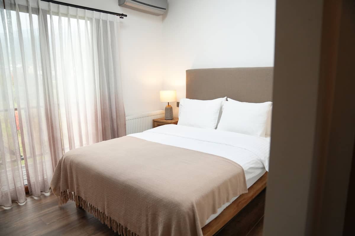 1 habitación, ropa de cama de alta calidad, minibar y escritorio