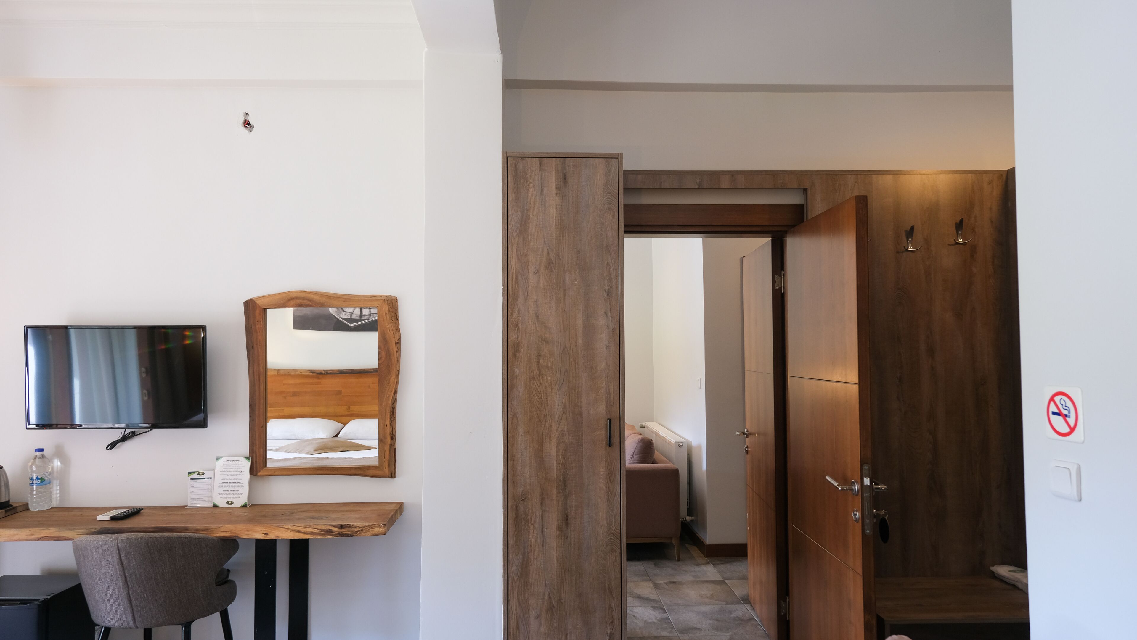 family room 403 | living area | flat-screen tv