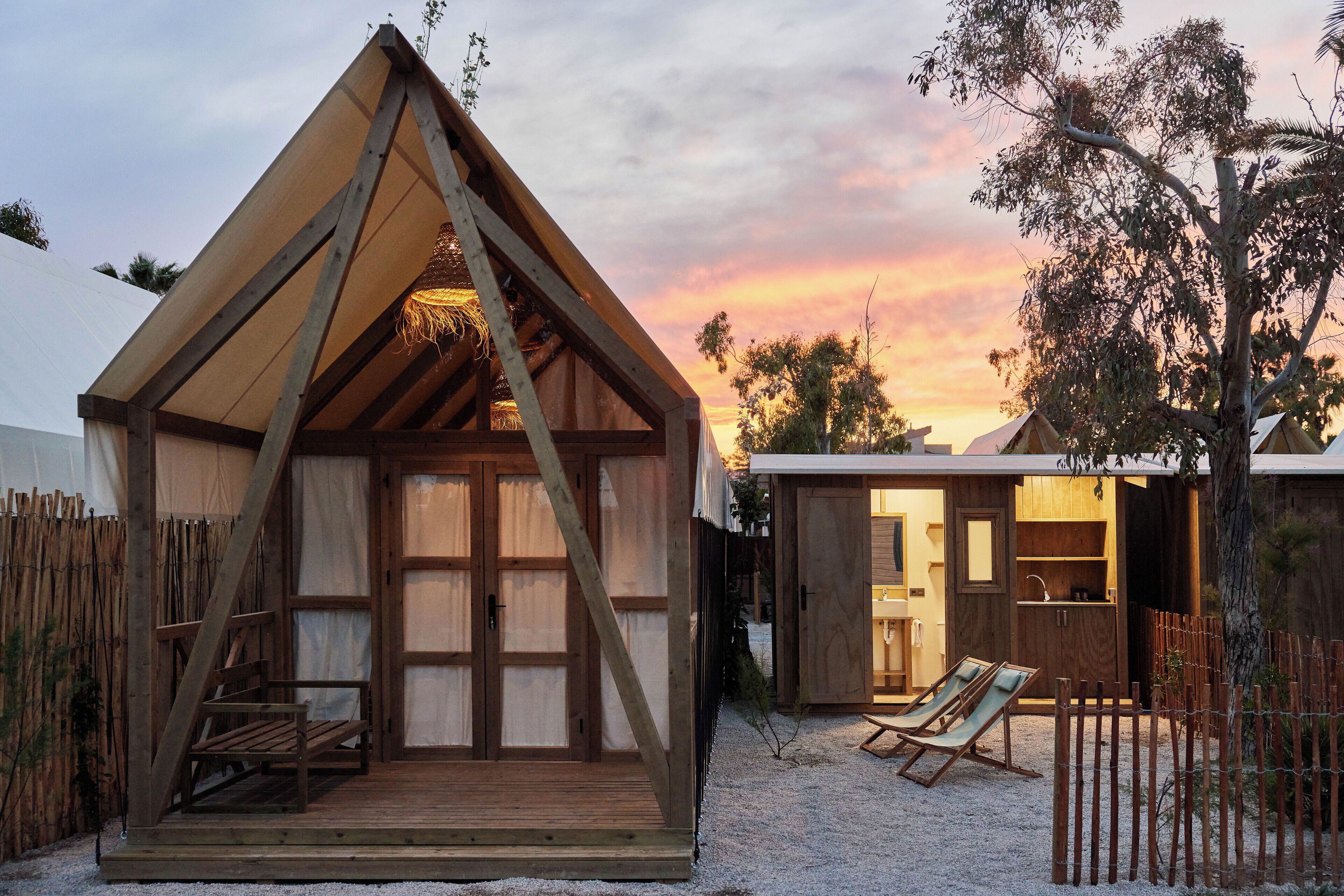 Tienda de diseño, varias camas | Ropa de cama de alta calidad, wifi gratis, ropa de cama