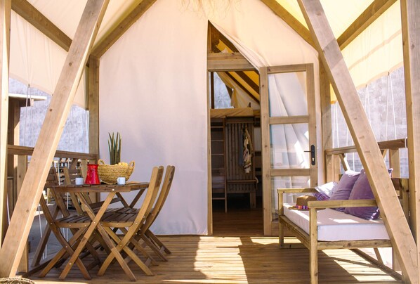 Design Tent, Multiple Beds | Living area