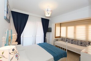 ميني بار ومكتب وأسرّة أطفال/رضّع (مجانًا) وواي فاي مجانًا