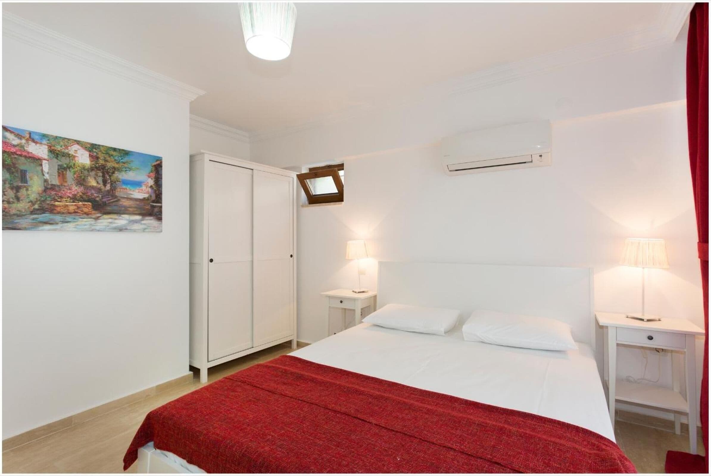 minibar, desk, free cots/infant beds, free wifi