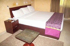Deluxe Double Room - Bestway Luxury Suites (Abuja)