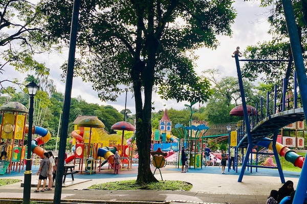 Área de juegos infantiles al aire libre