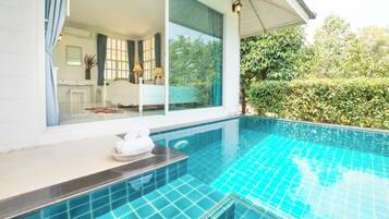 Pool Villa | Desk, free WiFi, bed sheets