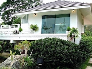 Pool Villa | Desk, free WiFi, bed sheets - The Natural Garden - Khao Soi Dao - (Pong Nam Ron)