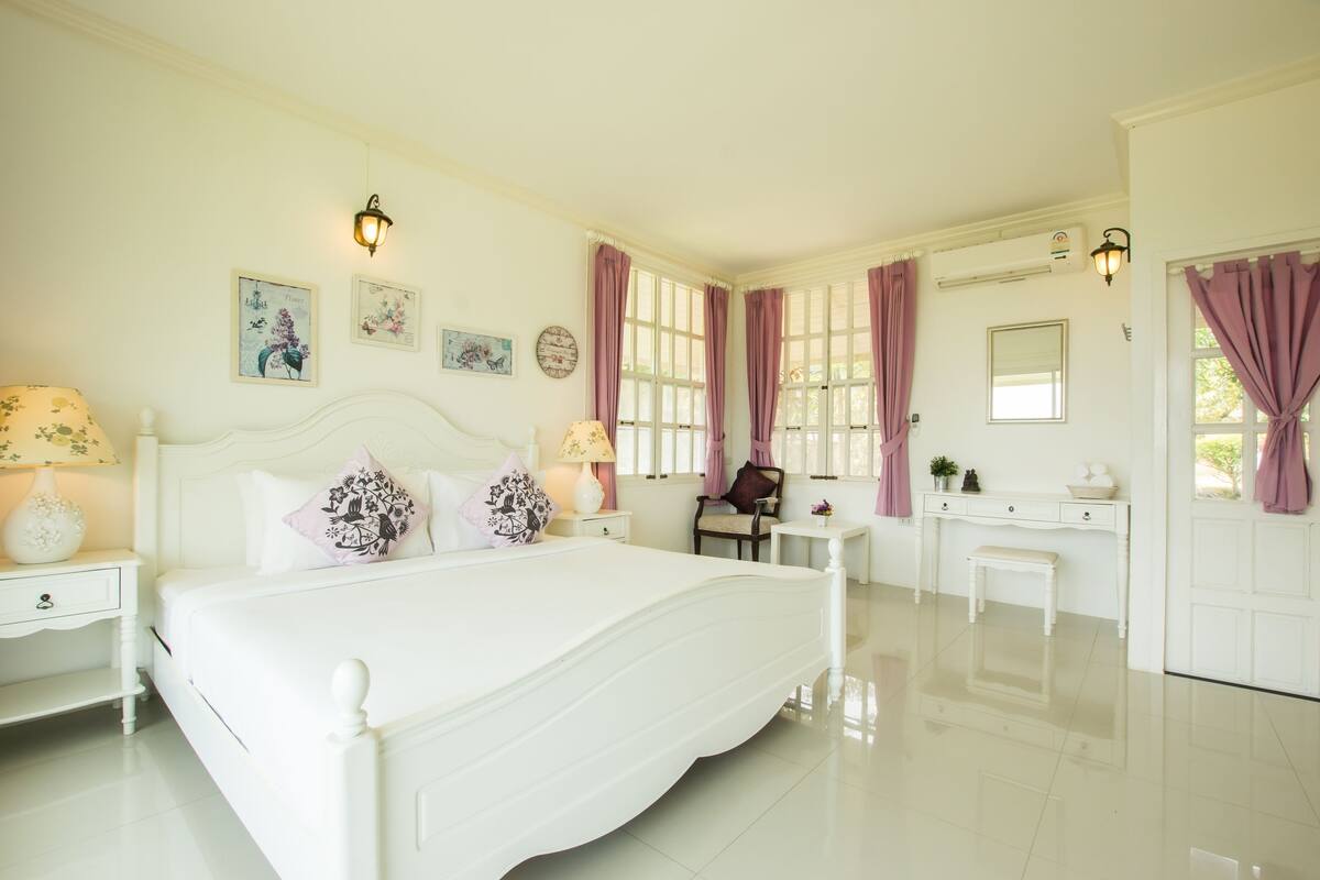 Garden Villa  | Bureau, Wi-Fi gratuit, draps fournis