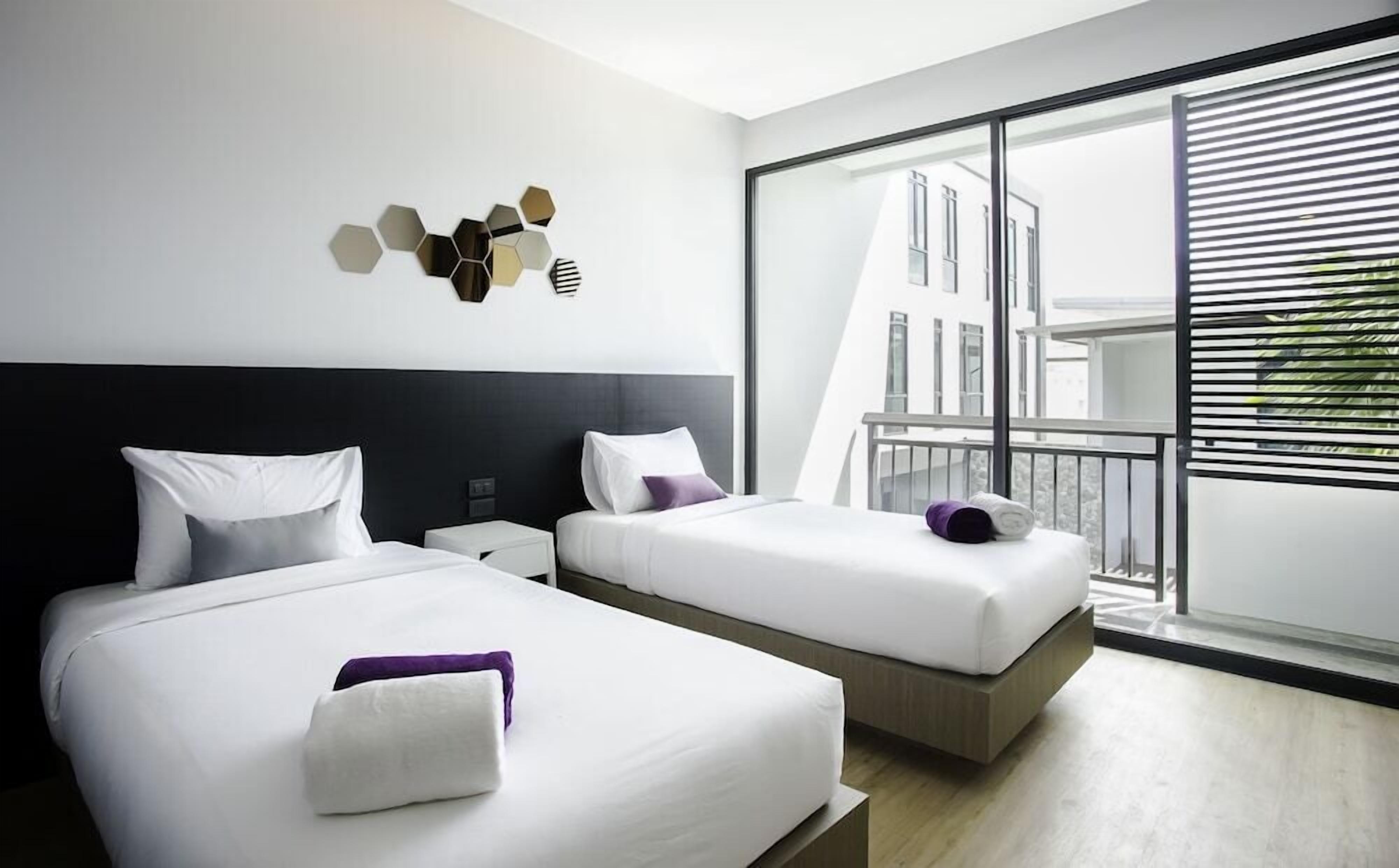 Minibar, in-room safe, blackout drapes, free WiFi