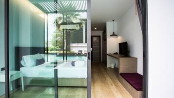 Minibar, caja de seguridad en la habitación y cortinas blackout