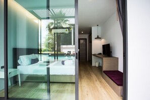 Deluxe Room with Pool Access | Minibar, in-room safe, blackout drapes, free WiFi - Chaweng Villawee (Koh Samui)