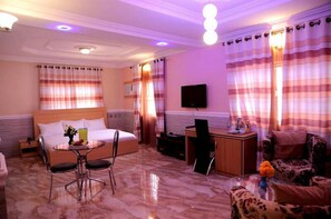 Suite Grand | Area keluarga | TV plasma