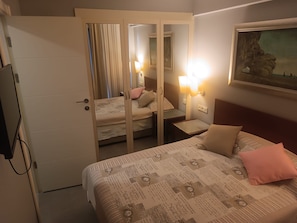 Family Room | In-room safe, soundproofing, free WiFi, bed sheets - Summer Otel (Ula)