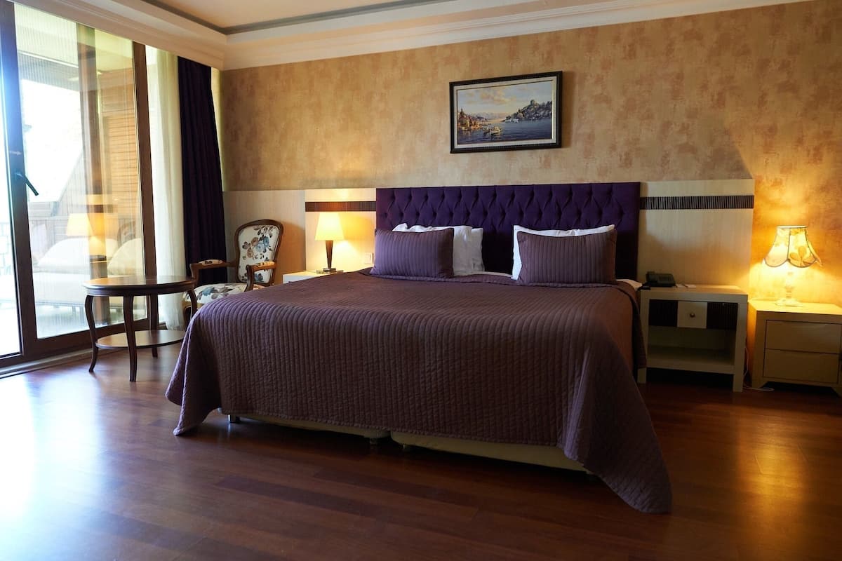 Deluxe Garden Terrace Room | 1 bedroom, Egyptian cotton sheets, premium bedding, minibar