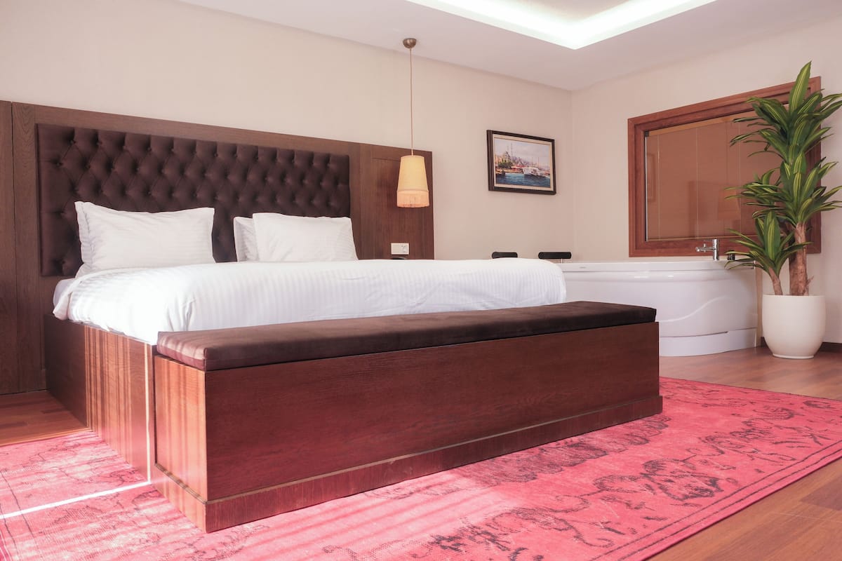 Premium Double Room, 1 Bedroom, Balcony, Sea View | 1 bedroom, Egyptian cotton sheets, premium bedding, minibar