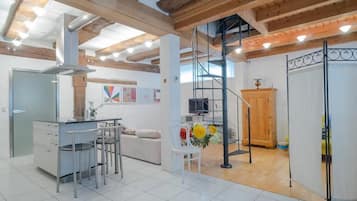 Family Studio, 1 Bedroom, Ensuite | Living area