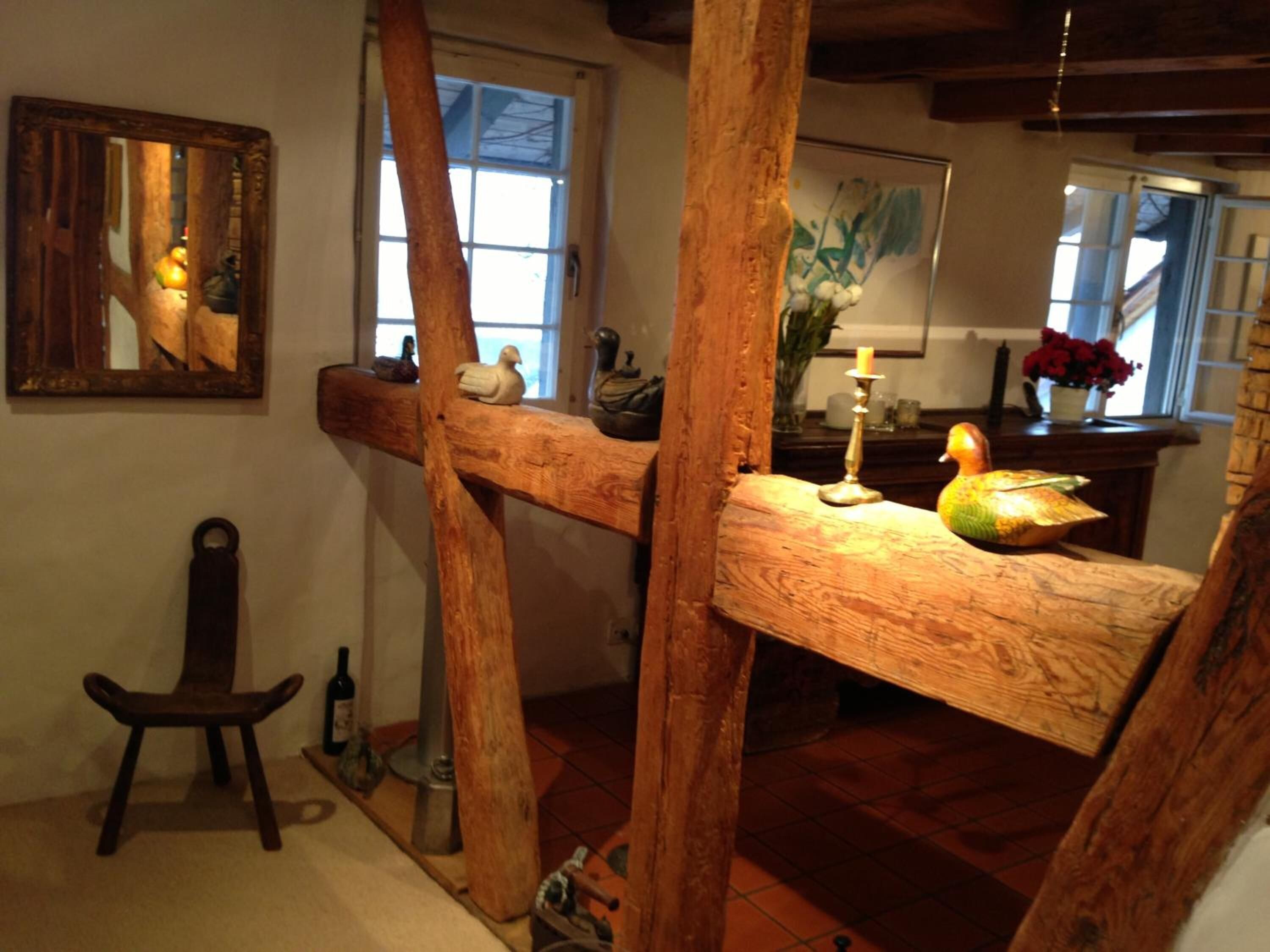 Sengetøy av topp kvalitet, skrivebord og barnesenger (inkludert)