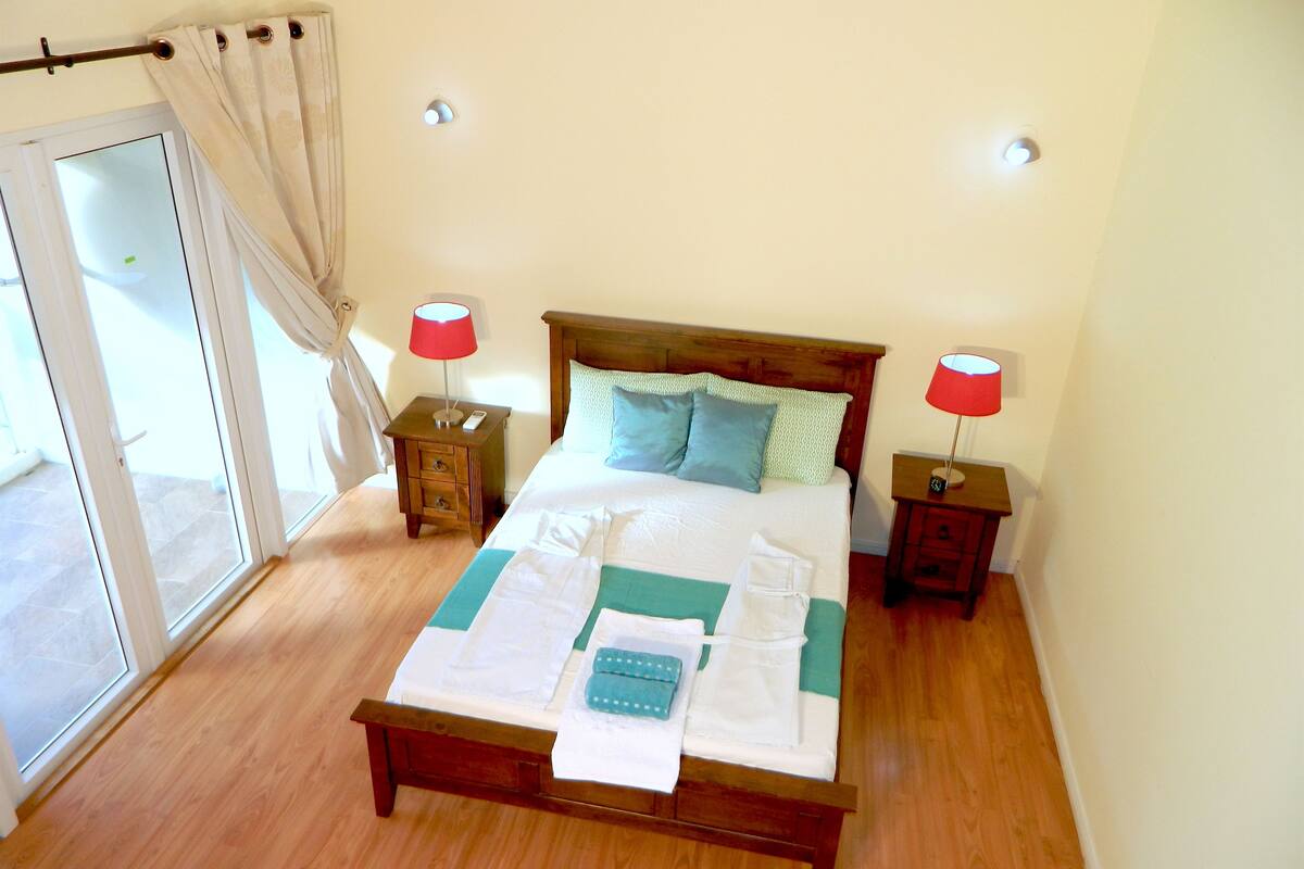 Deluxe Duplex, 4 Bedrooms, Pool View