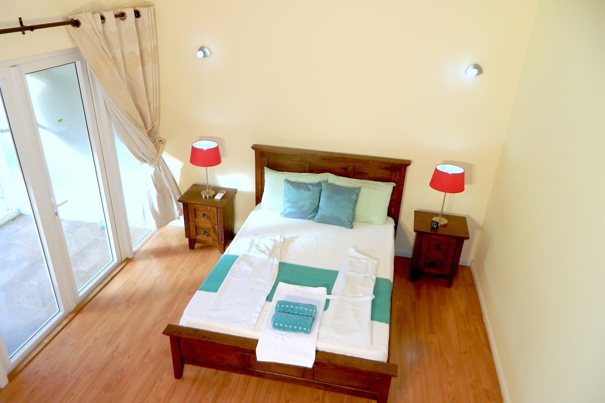 Appartement Duplex Deluxe, 4 chambres, vue piscine | 4 chambres, literie de qualité supérieure