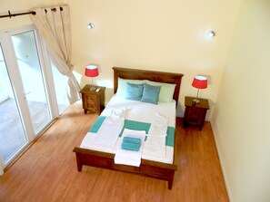 Deluxe Duplex, 4 Bedrooms, Pool View