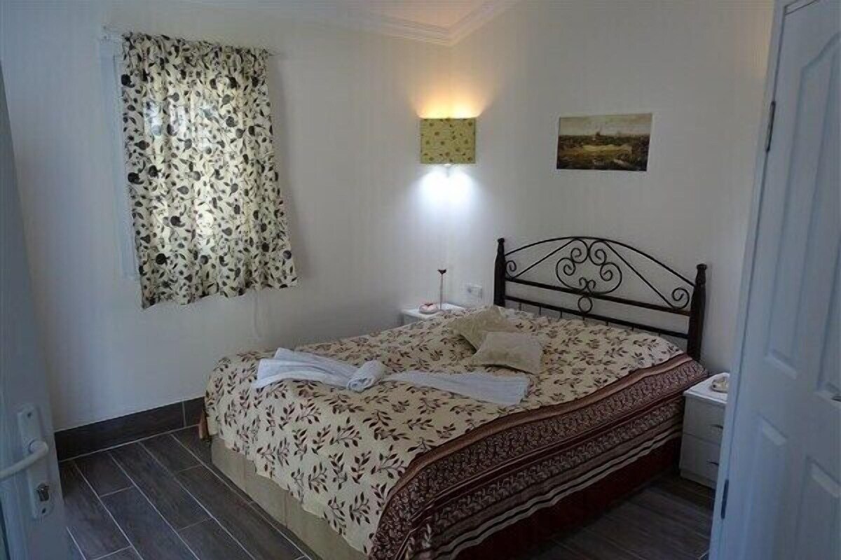 Bungalow | Iron/ironing board, free WiFi