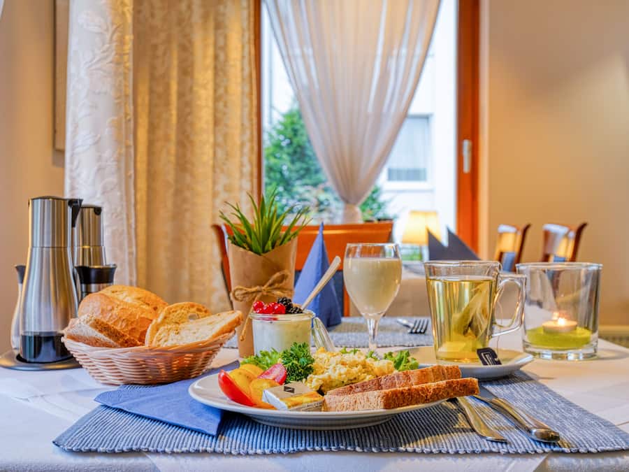 Café da manhã self-service grátis todos os dias