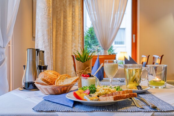 Free daily self-serve breakfast - Sport Hotel Bad Bevensen (Bad Bevensen)