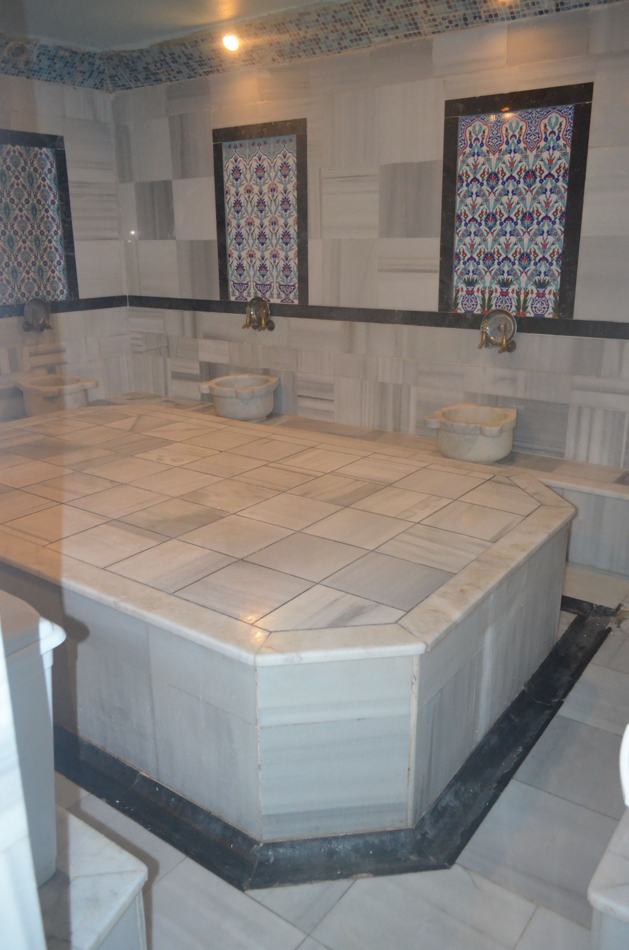 Turkish bath/hammam, deep-tissue massages, massages