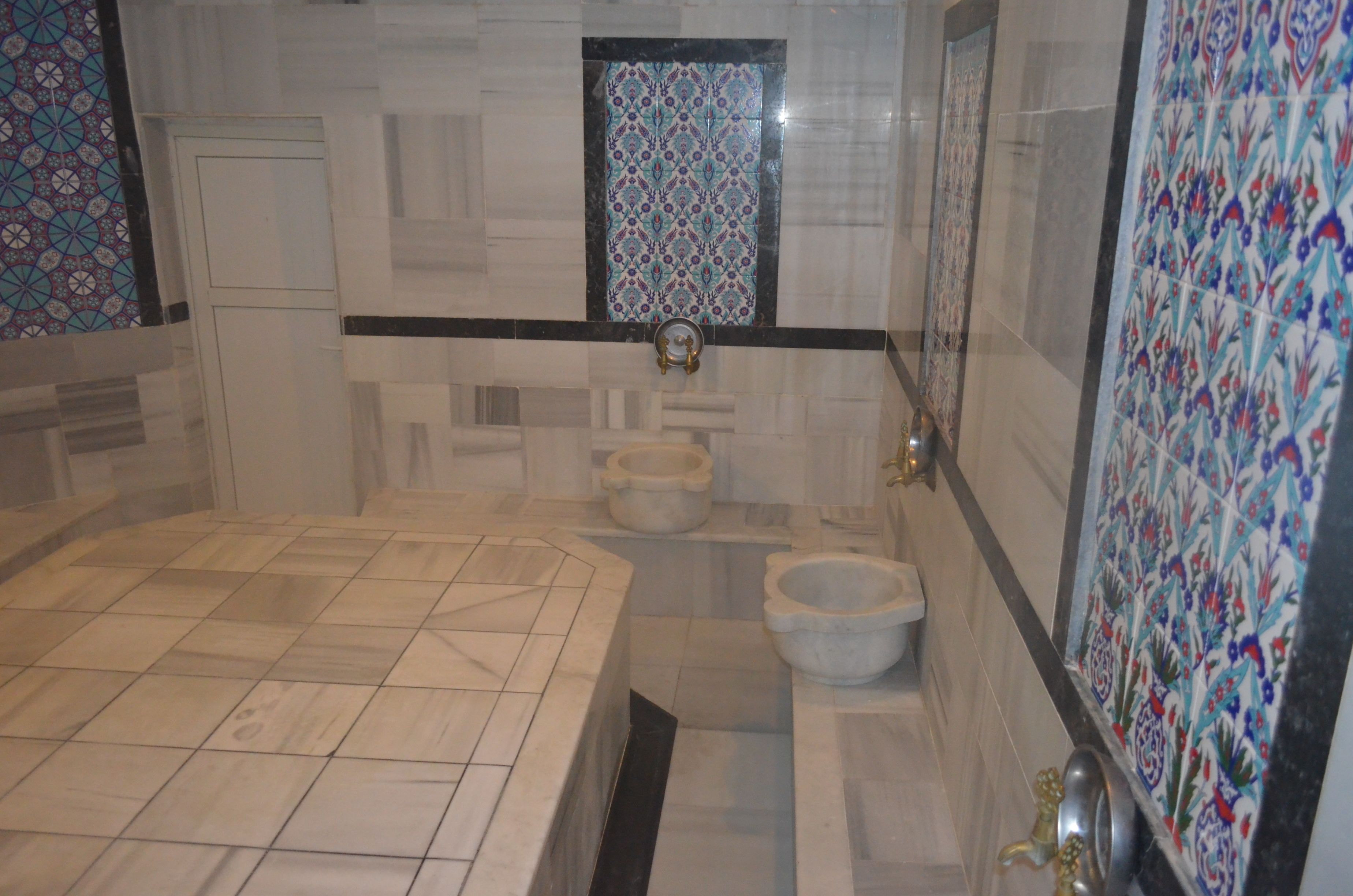 Banho turco/hammam, massagens musculares profundas, massagens