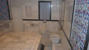 Turkish bath/hammam, deep-tissue massages, massages