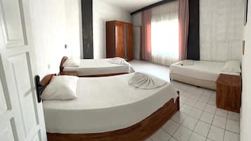 Apartamento familiar, 2 habitaciones | Escritorio, wifi gratis, ropa de cama