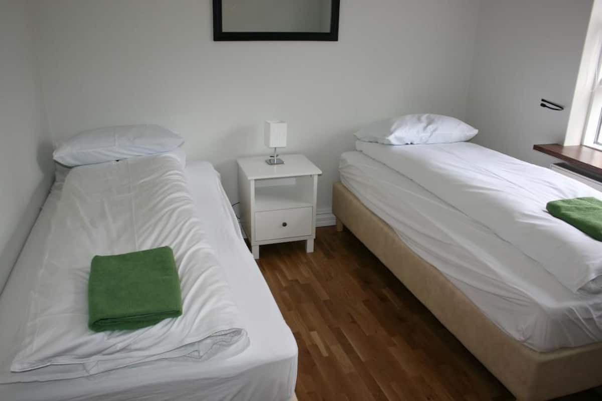 Triple Room, Shared Bathroom | Iron/ironing board, free WiFi, bed sheets
