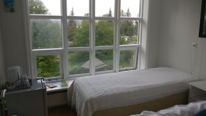 Iron/ironing board, free WiFi, bed sheets - Birta Guesthouse (Egilsstaðir)