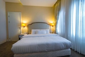 Classic Suite | In-room safe, desk, free WiFi - Vanern Residence (Abuja)
