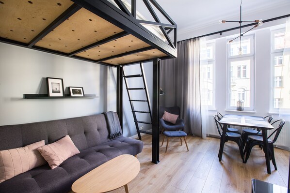 標準開放式客房, 1 張標準雙人床及 1 張梳化床 | 熨斗/熨衫板、免費 Wi-Fi、床單