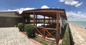 Poolbar