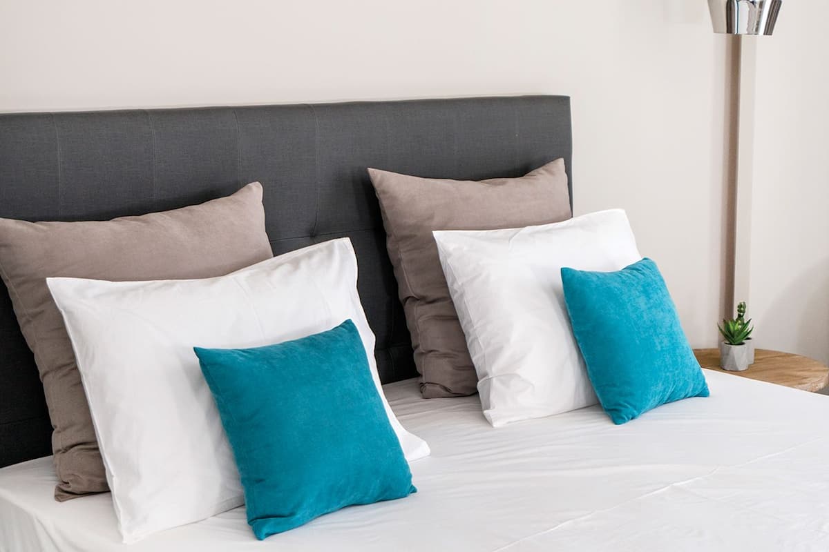 Standaard eenpersoonskamer | Een minibar, een kluis op de kamer, babybedden, extra bedden